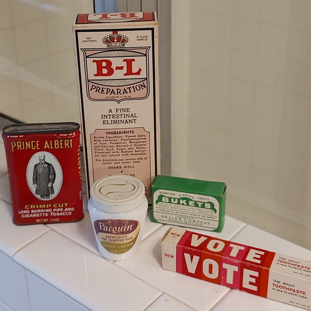 Vintage decorative toiletries items